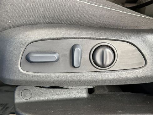 Used 2025 Chevrolet Blazer LT image 22