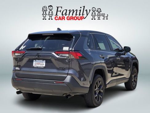 Used 2024 Toyota RAV4 LE AWD/4WD image 4