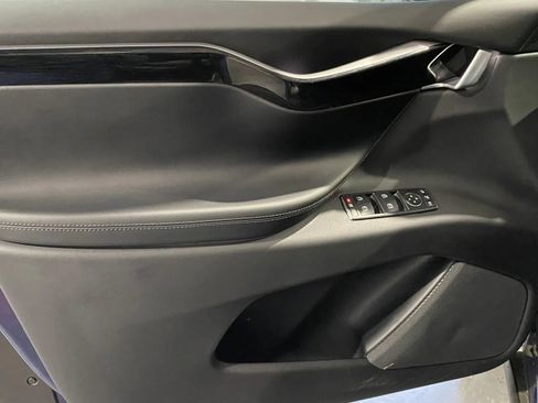Used 2018 Tesla Model X 75D image 12