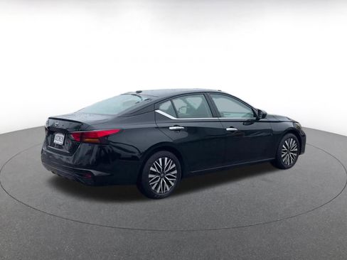 Used 2025 Nissan Altima 2.5 SV image 15