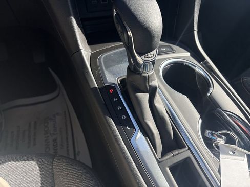 Used 2024 Chevrolet Equinox LT FWD image 21
