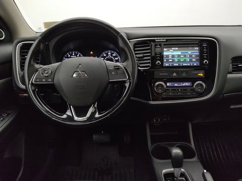 Used 2016 Mitsubishi Outlander SEL image 22