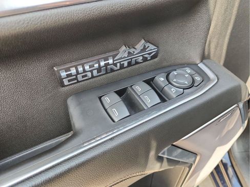 Certified 2022 Chevrolet Silverado 1500 High Country w/ High Country Premium Package AWD/4WD image 24