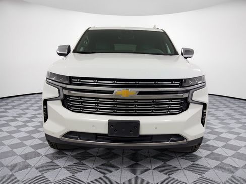 Used 2024 Chevrolet Suburban Premier RWD image 6
