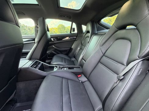 Used 2019 Porsche Panamera RWD image 14
