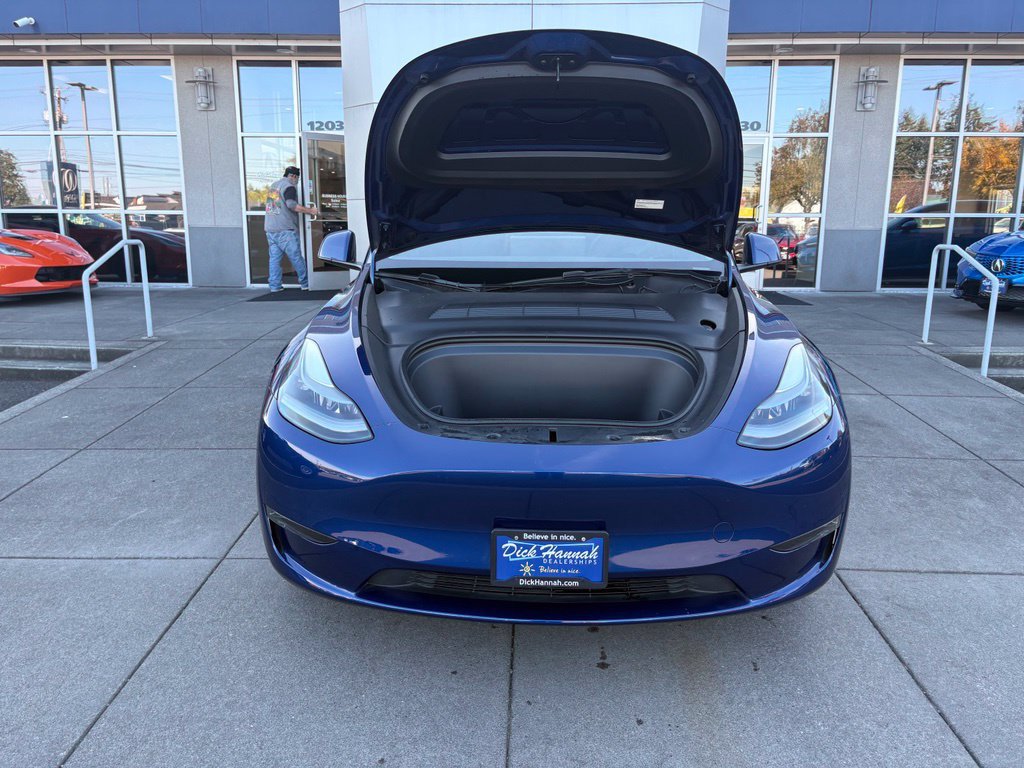 Used 2023 Tesla Model Y Long Range AWD/4WD image 3