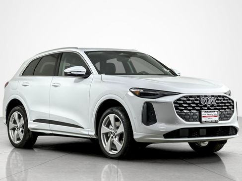 New 2025 Audi Q5 Premium Plus image 2