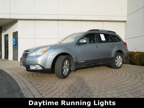 Used 2011 Subaru Outback 2.5i Limited image 12