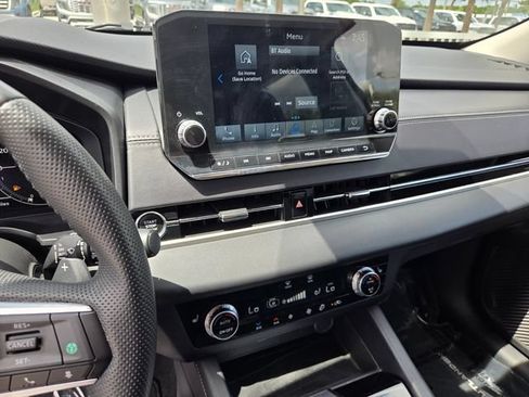 Used 2024 Mitsubishi Outlander SEL FWD image 23