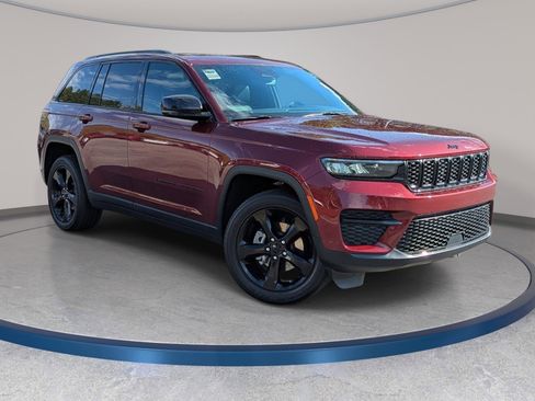 Certified 2023 Jeep Grand Cherokee Altitude AWD/4WD image 3