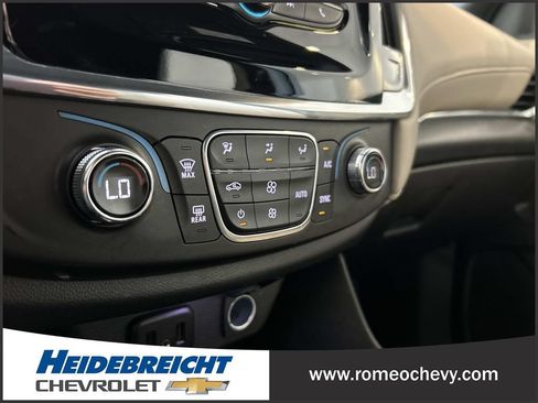 Used 2023 Chevrolet Traverse LS FWD image 23