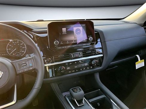 New 2025 Nissan Pathfinder SV image 6