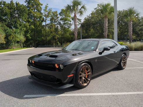 Used 2023 Dodge Challenger SRT Hellcat RWD image 2