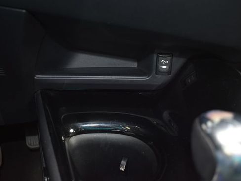 Used 2019 Toyota C-HR XLE FWD image 27