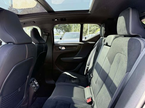 Certified 2023 Volvo XC40 Recharge Plus AWD/4WD image 12