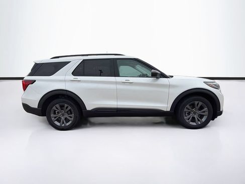 Used 2026 Ford Explorer Active w/ Active Comfort Package AWD/4WD image 4