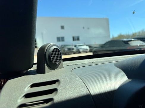 Used 2010 Jeep Wrangler Unlimited Sahara image 11