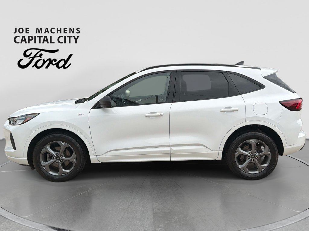 Used 2023 Ford Escape ST-Line w/ Tech Pack #1 AWD/4WD image 8