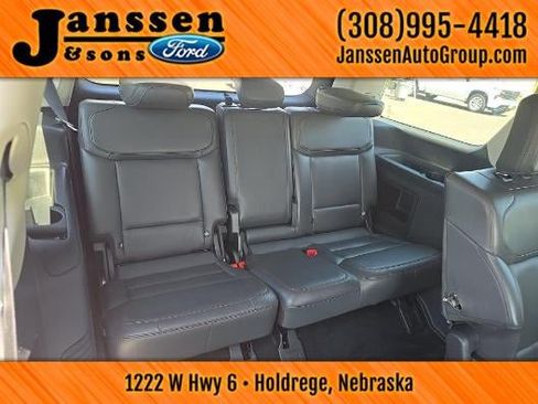 Used 2025 Ford Expedition Active AWD/4WD image 9