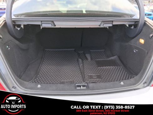 Used 2013 Mercedes-Benz C 300 Sport image 39
