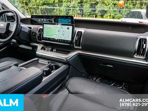 Used 2025 Ford Expedition Platinum AWD/4WD image 26