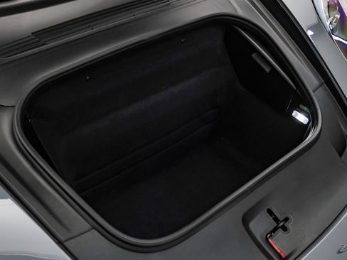 Used 2024 Porsche 911 Carrera RWD image 95