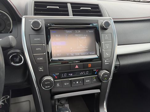 Used 2017 Toyota Camry XSE w/ Moonroof Package FWD image 22