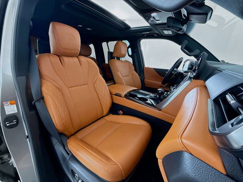 Used 2023 Lexus LX 600 4WD w/ Accessory Package (Z1) image 29