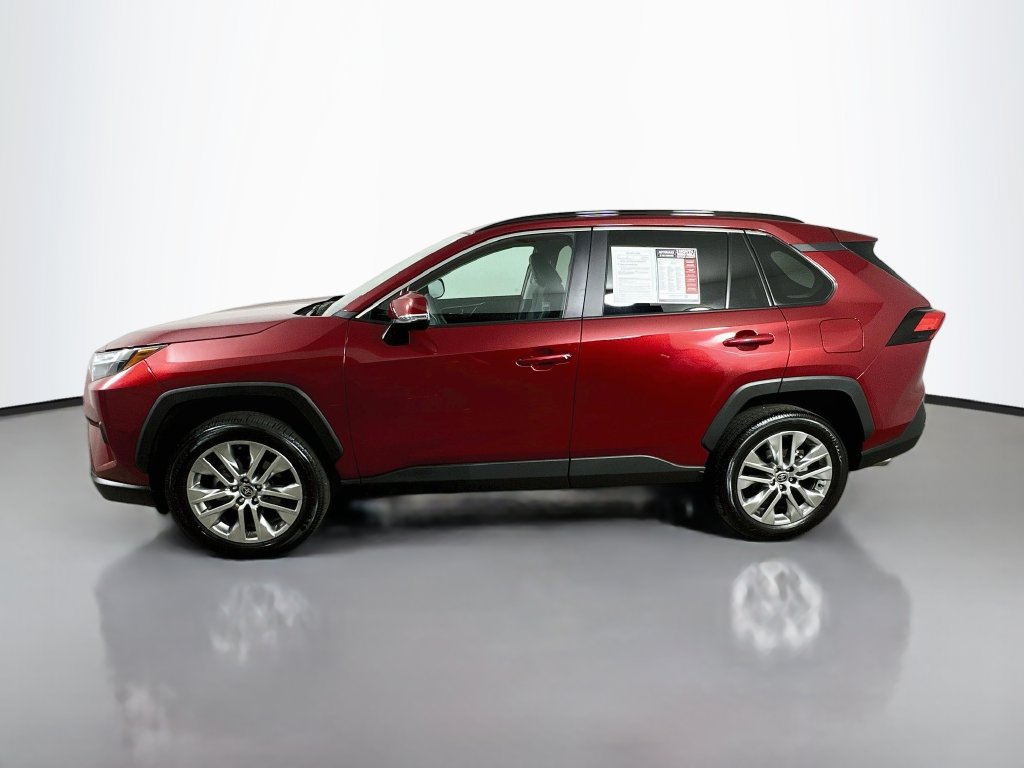 Used 2023 Toyota RAV4 XLE Premium FWD image 5