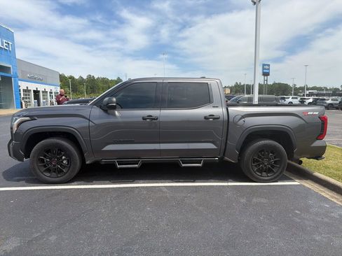 Used 2022 Toyota Tundra SR5 w/ Convenience Package image 2