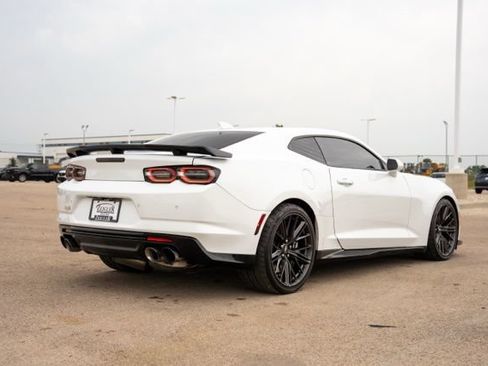 Used 2019 Chevrolet Camaro ZL1 RWD image 5