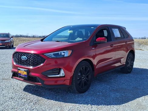 Used 2022 Ford Edge ST-Line w/ Class II Trailer Tow Package image 27