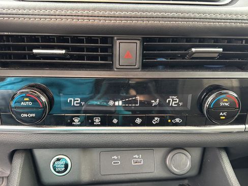 Used 2023 Nissan Rogue SV AWD/4WD image 16