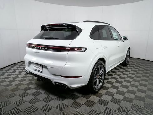 New 2026 Porsche Cayenne AWD image 29