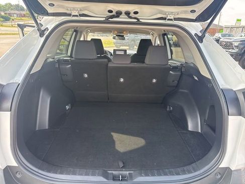 Used 2020 Toyota RAV4 LE AWD/4WD image 29