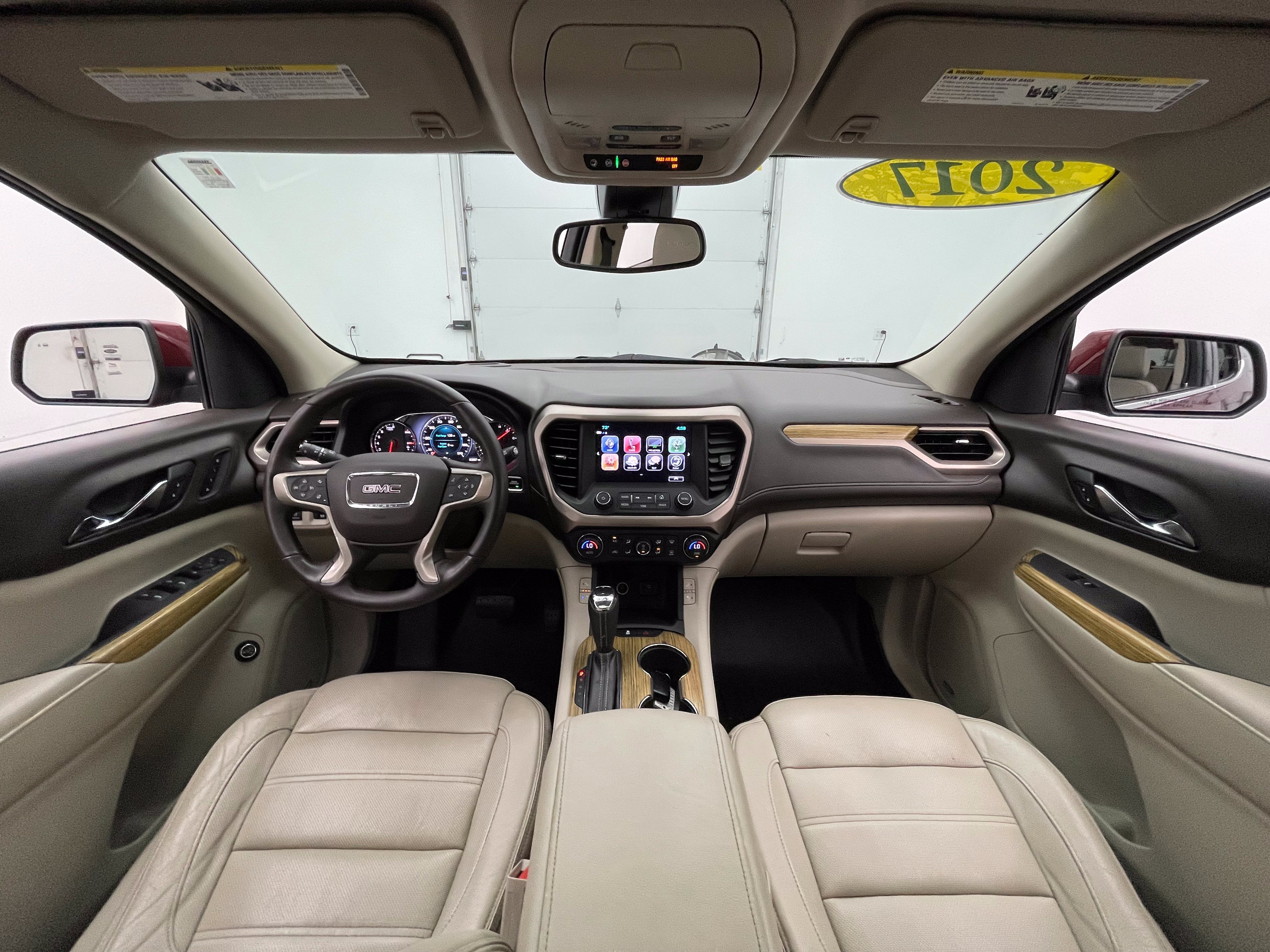 Used 2017 GMC Acadia Denali w/ Technology Package AWD/4WD image 3