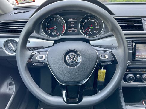 Used 2017 Volkswagen Passat 1.8T S FWD image 20