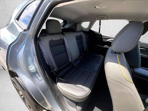 Used 2024 Chevrolet Trax ACTIV FWD image 27