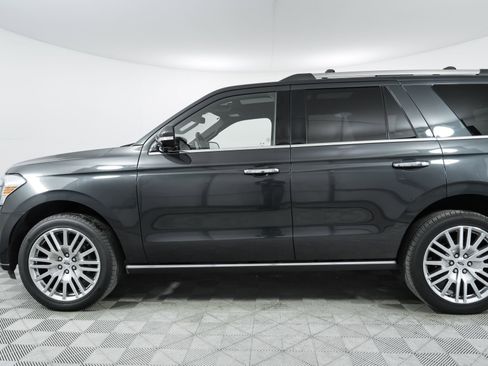 Used 2024 Ford Expedition Limited image 4