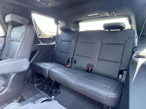 Used 2025 Chevrolet Tahoe High Country image 13