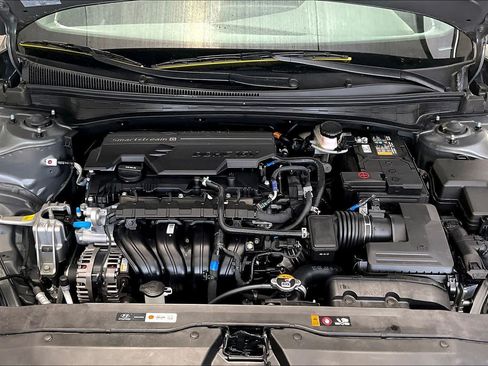 Certified 2026 Hyundai Elantra SE FWD image 32