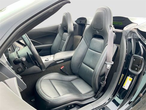 Used 2015 Chevrolet Corvette Stingray Convertible w/ 2LT Preferred Equipment Group image 21