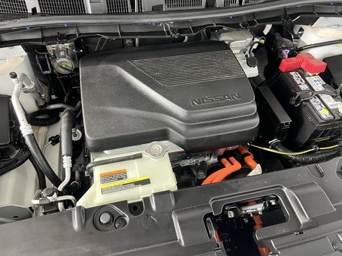 Used 2024 Nissan Leaf S image 31