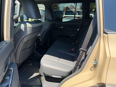 Used 2024 Lexus GX 550 AWD/4WD image 13