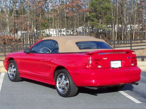 Used 1994 Ford Mustang GT image 2
