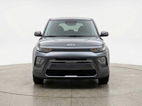 Used 2025 Kia Soul LX w/ LX Technology Package image 2