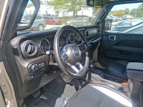 Used 2022 Jeep Wrangler Unlimited Sahara w/ Cold Weather Group AWD/4WD image 12