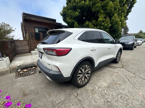 Used 2020 Ford Escape Titanium AWD/4WD image 8
