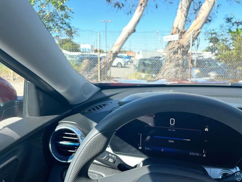 Used 2025 Chevrolet Trax LT image 35