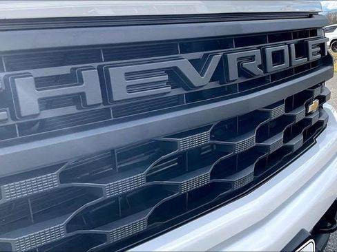 Used 2025 Chevrolet Silverado 1500 Custom image 30